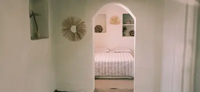 بومگردی مِیلس - واحد ۱۰۳