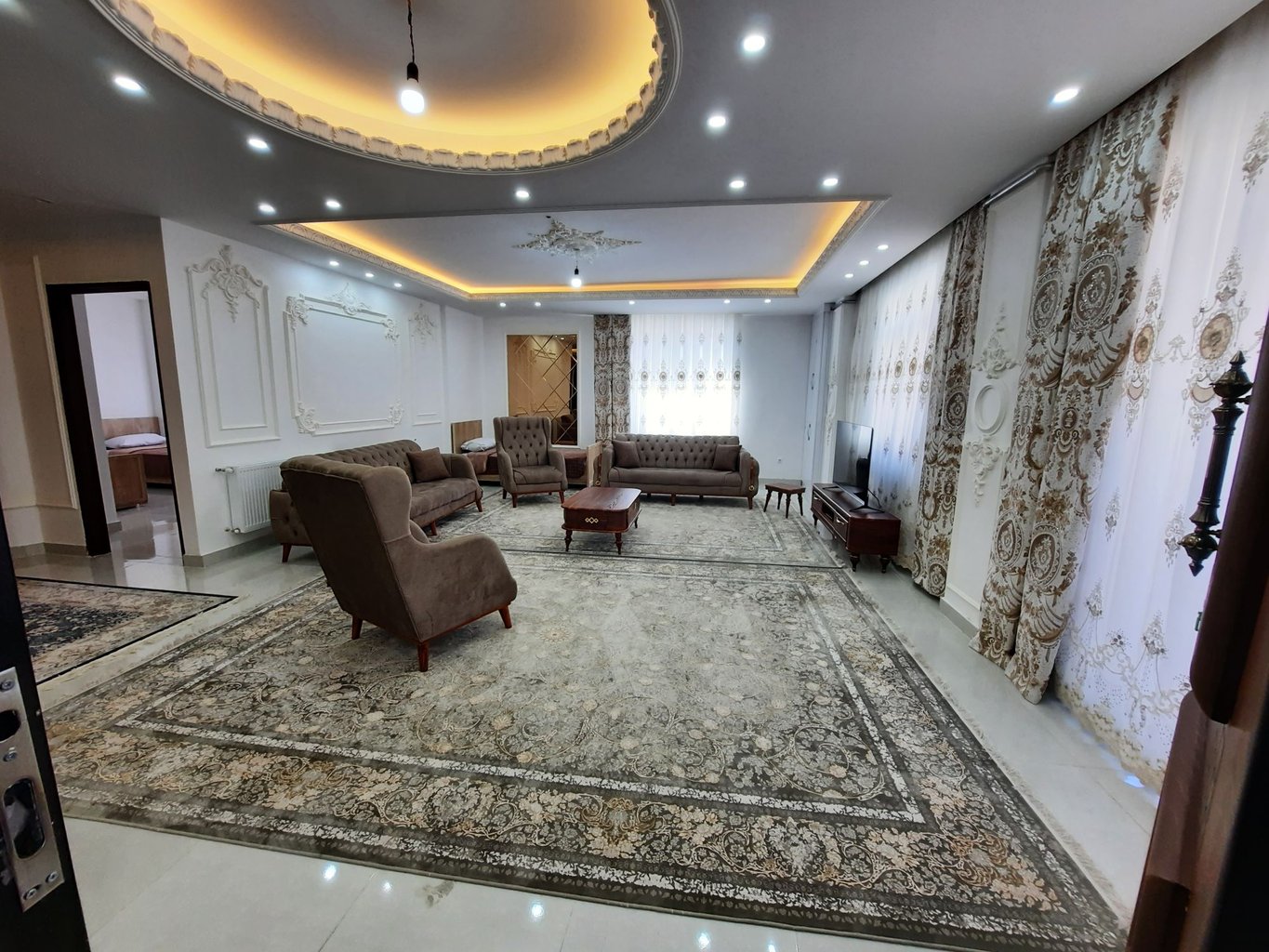 آپارتمان دوخوابه جکوزی دار قدیری 2