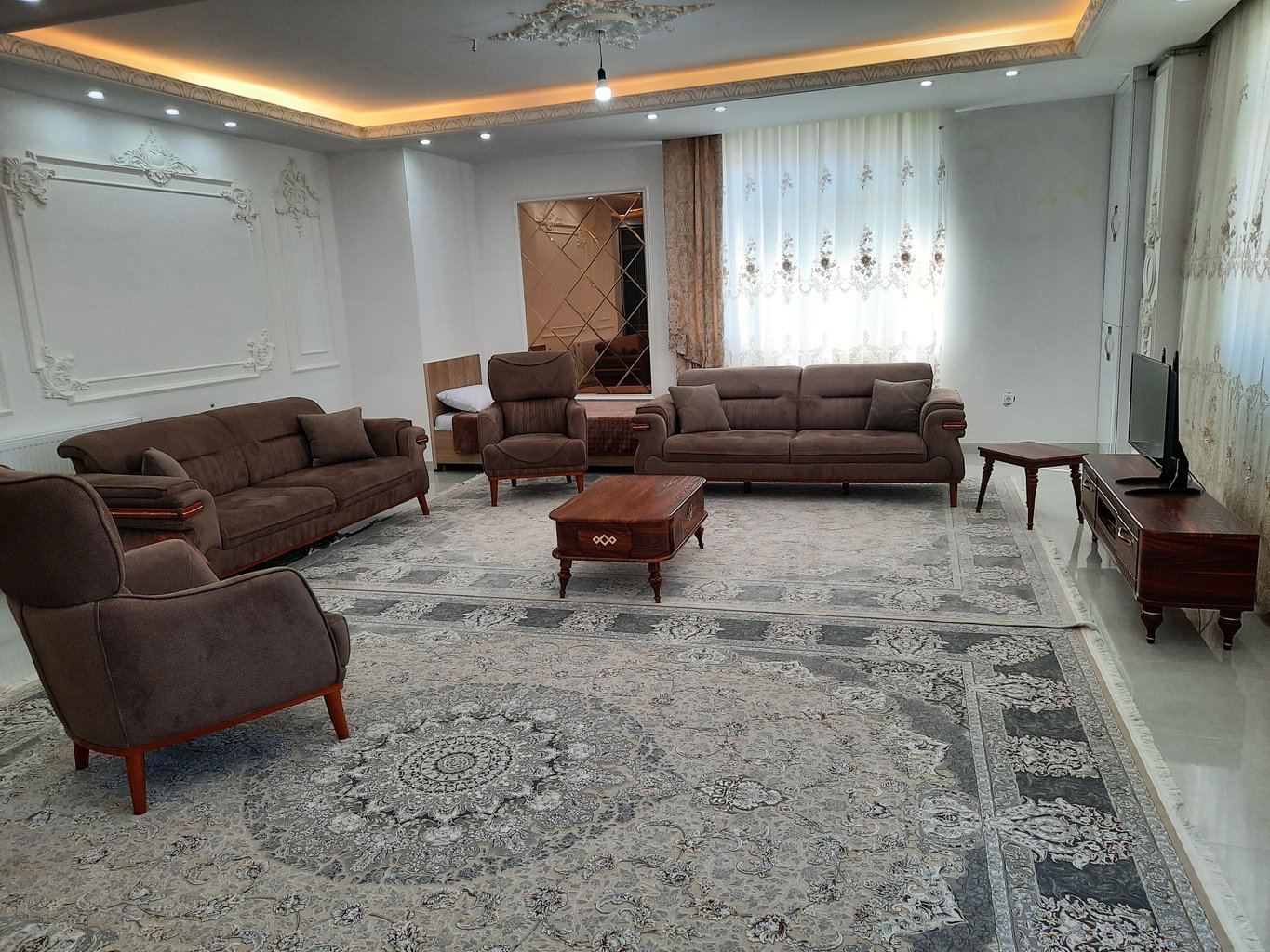 آپارتمان دوخوابه جکوزی دار دانش