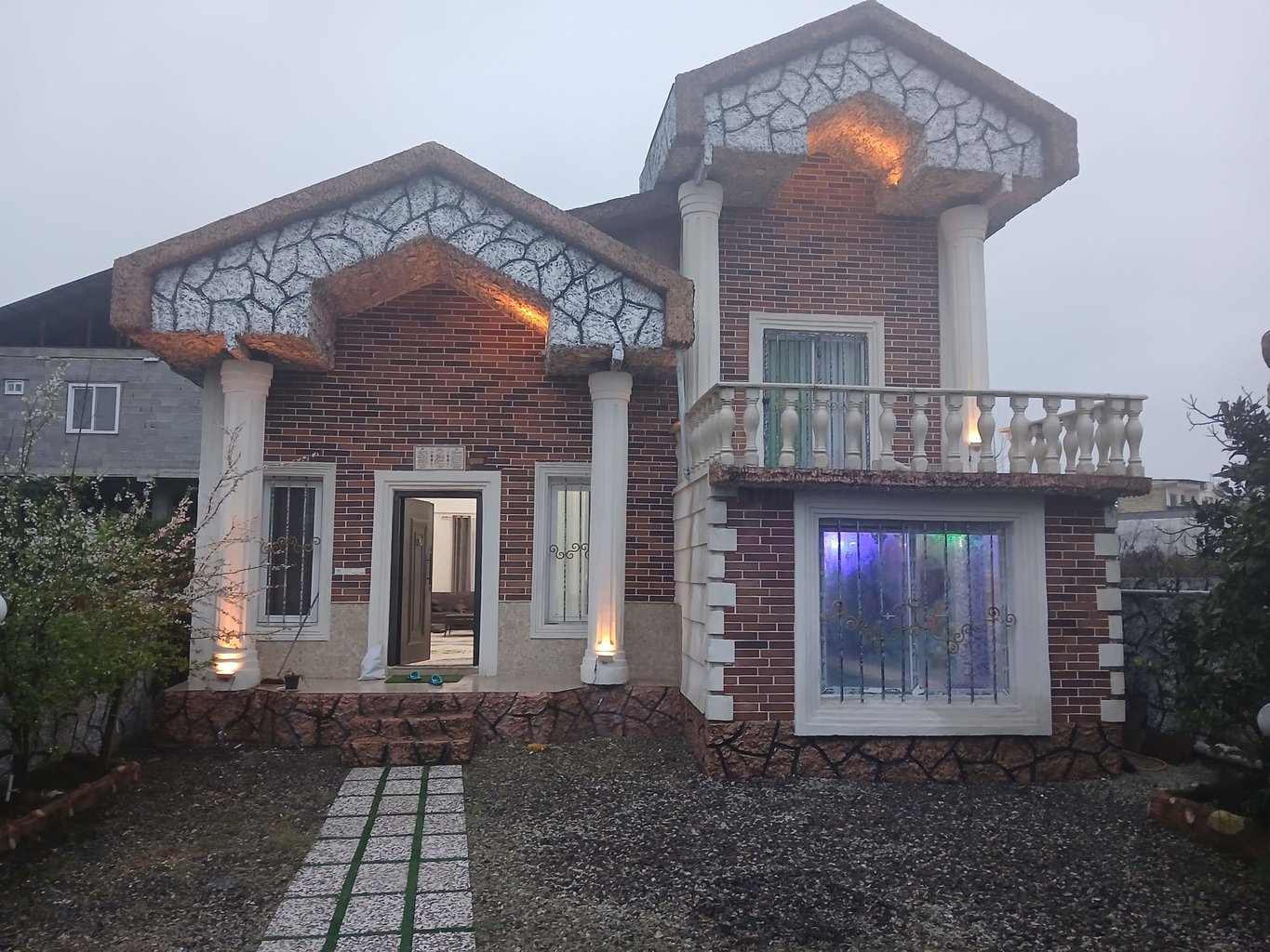 ویلا دوخوابه استخردار آبگرم عبدالله‌زاده