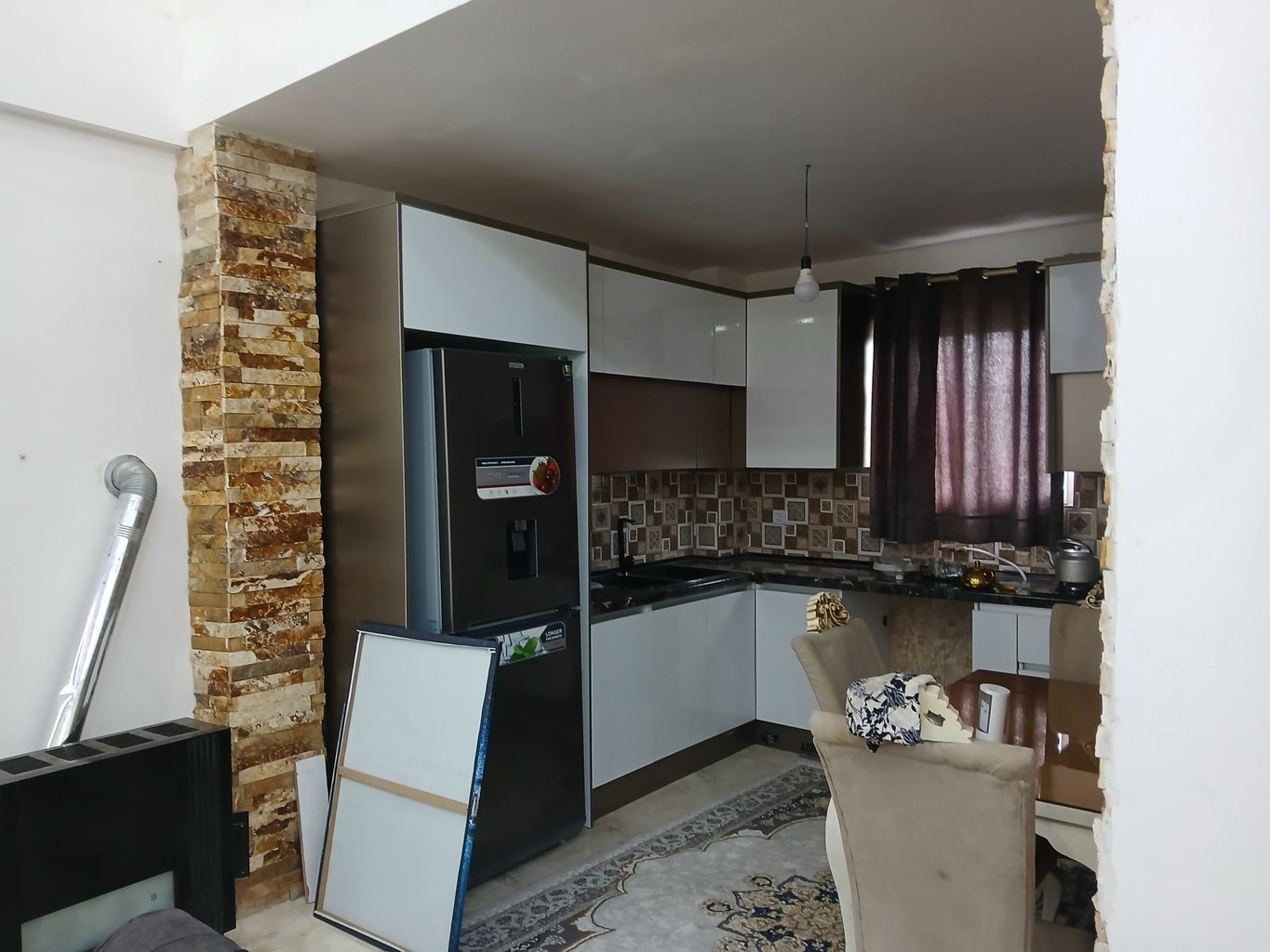 ویلا دوخوابه استخردار آبگرم عبدالله‌زاده - آشپزخانه