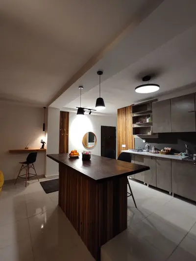 آپارتمان دو خوابه‌ بر موج