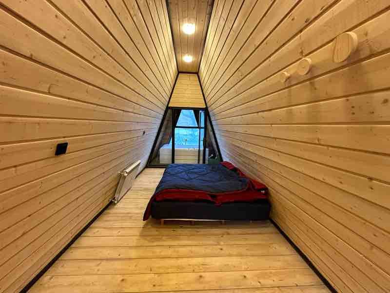 کلبه یک خوابه سوئیسی جکوزی دار چوبینه - انتخاب عنوان تصویر