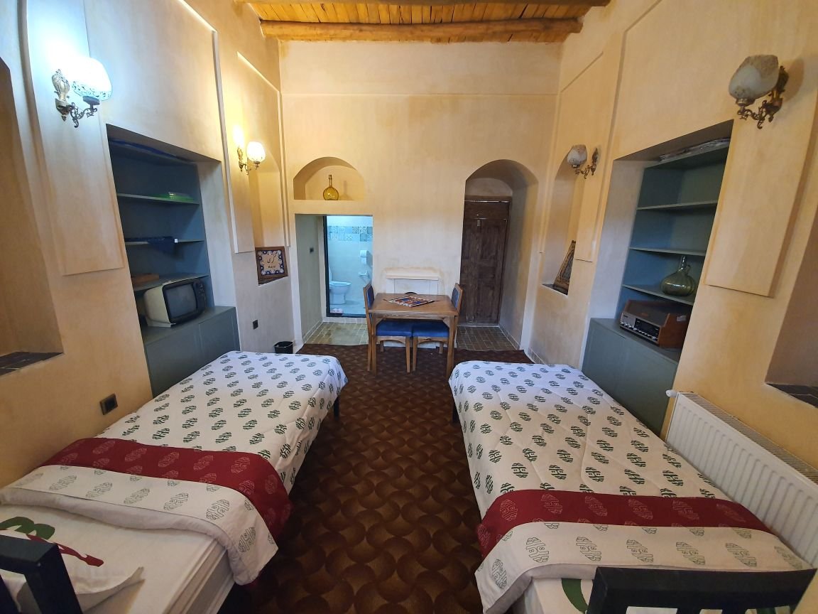 اقامتگاه سنتی خانه ساتی - واحد کرسی