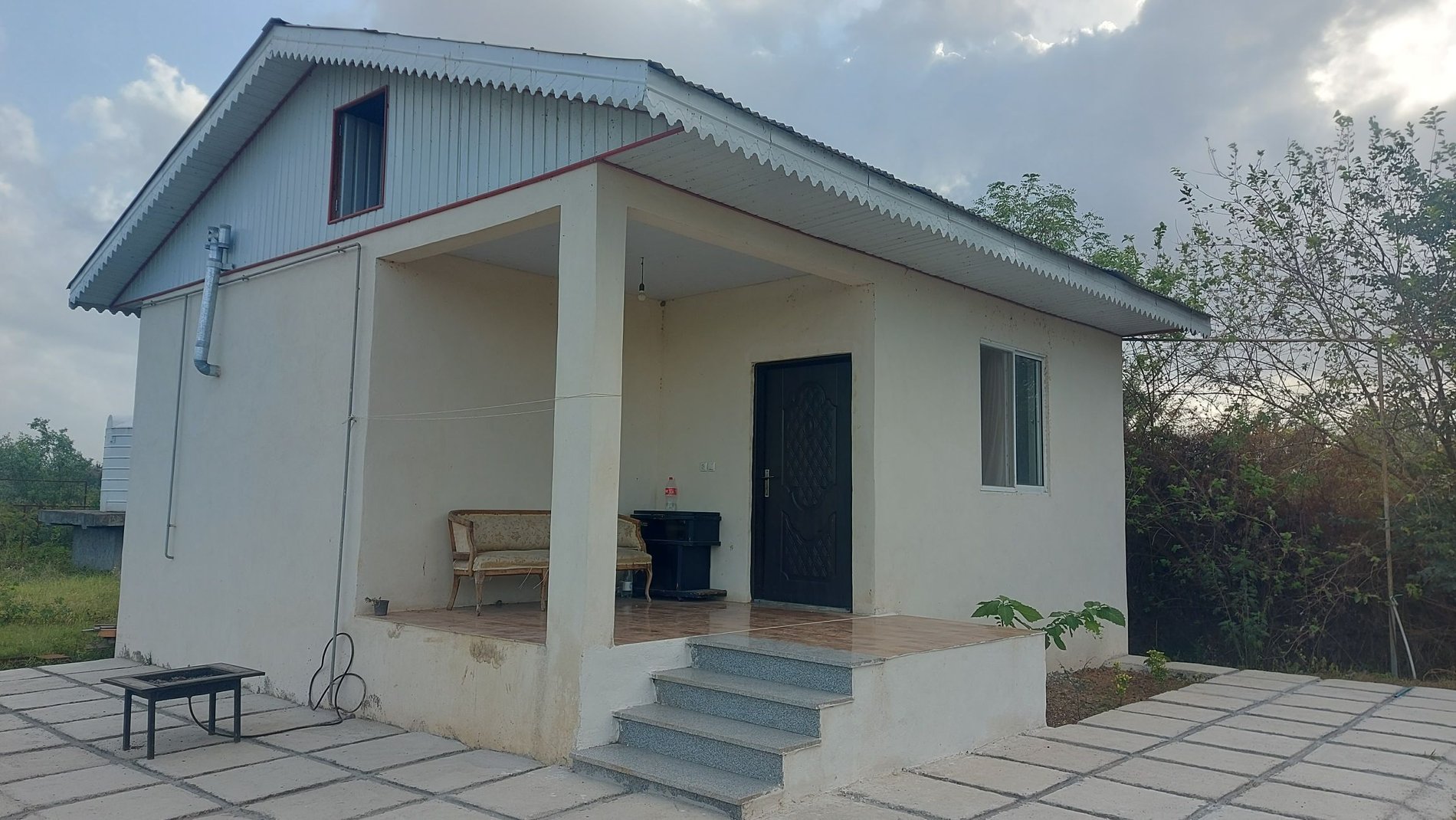 یک خوابه مزرعه کوچک من