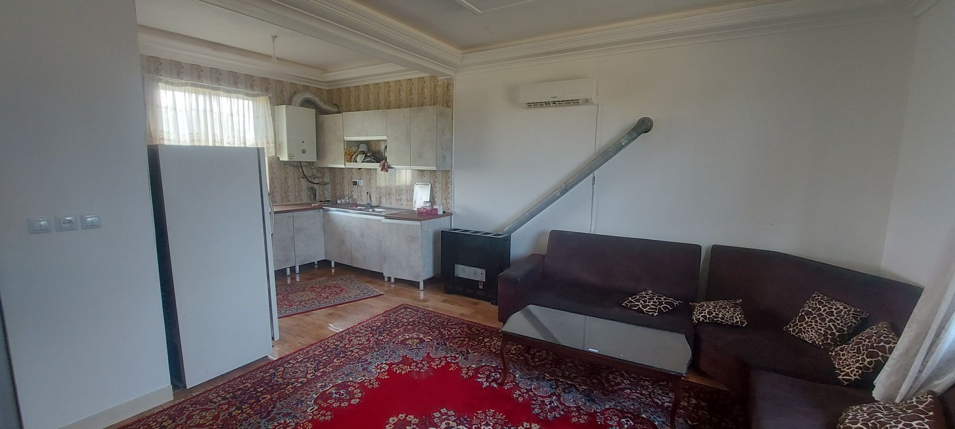 سوئیت یک خوابه مزرعه کوچک من - پذیرایی با امکانات گرمایشی و سرمایشی