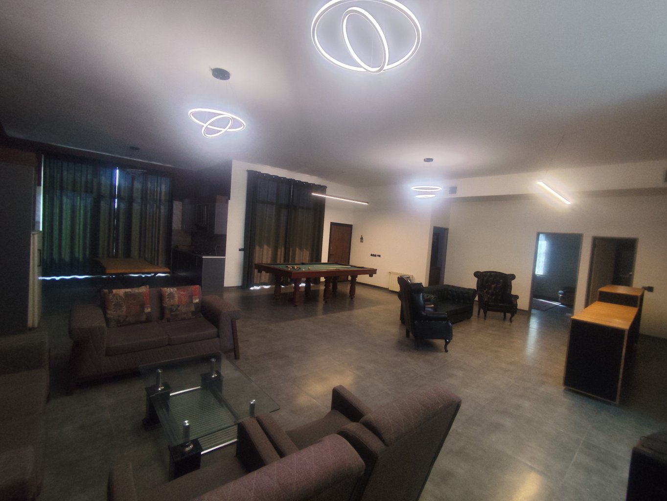 ویلا پنج خوابه استخردار آسمان