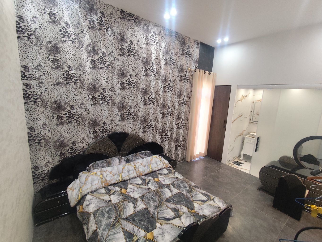 ویلا پنج خوابه استخردار آسمان