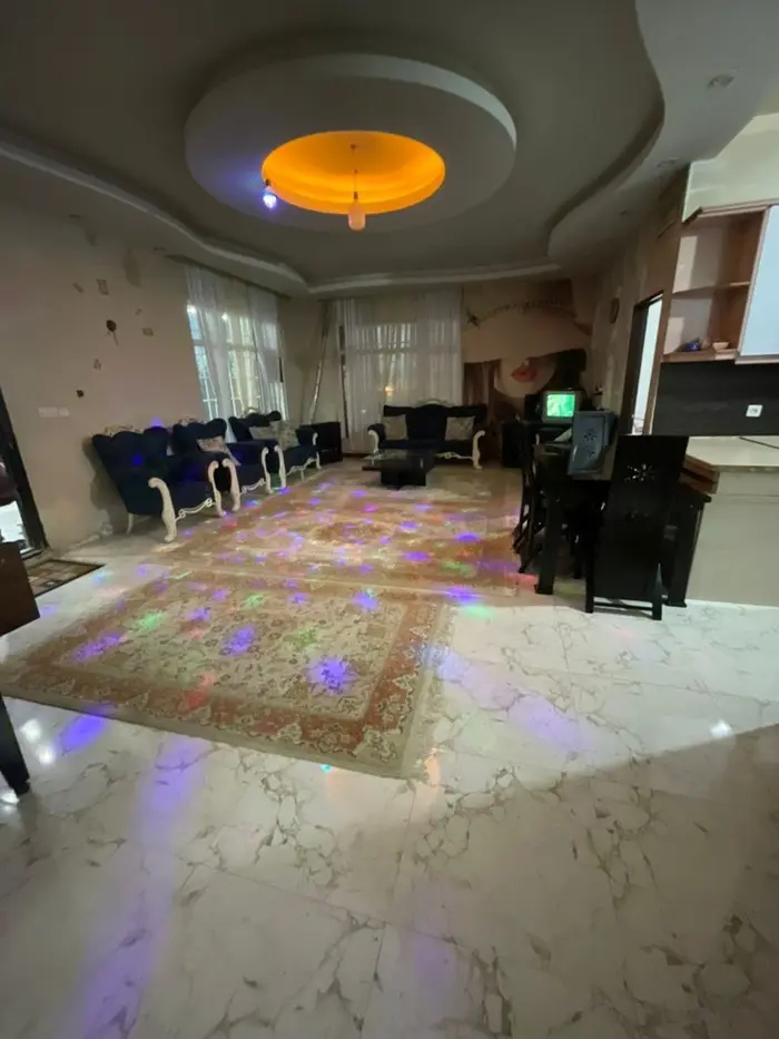 ویلا دوخوابه استخردار آبگرم کاخ سفید 1 - رقص نور