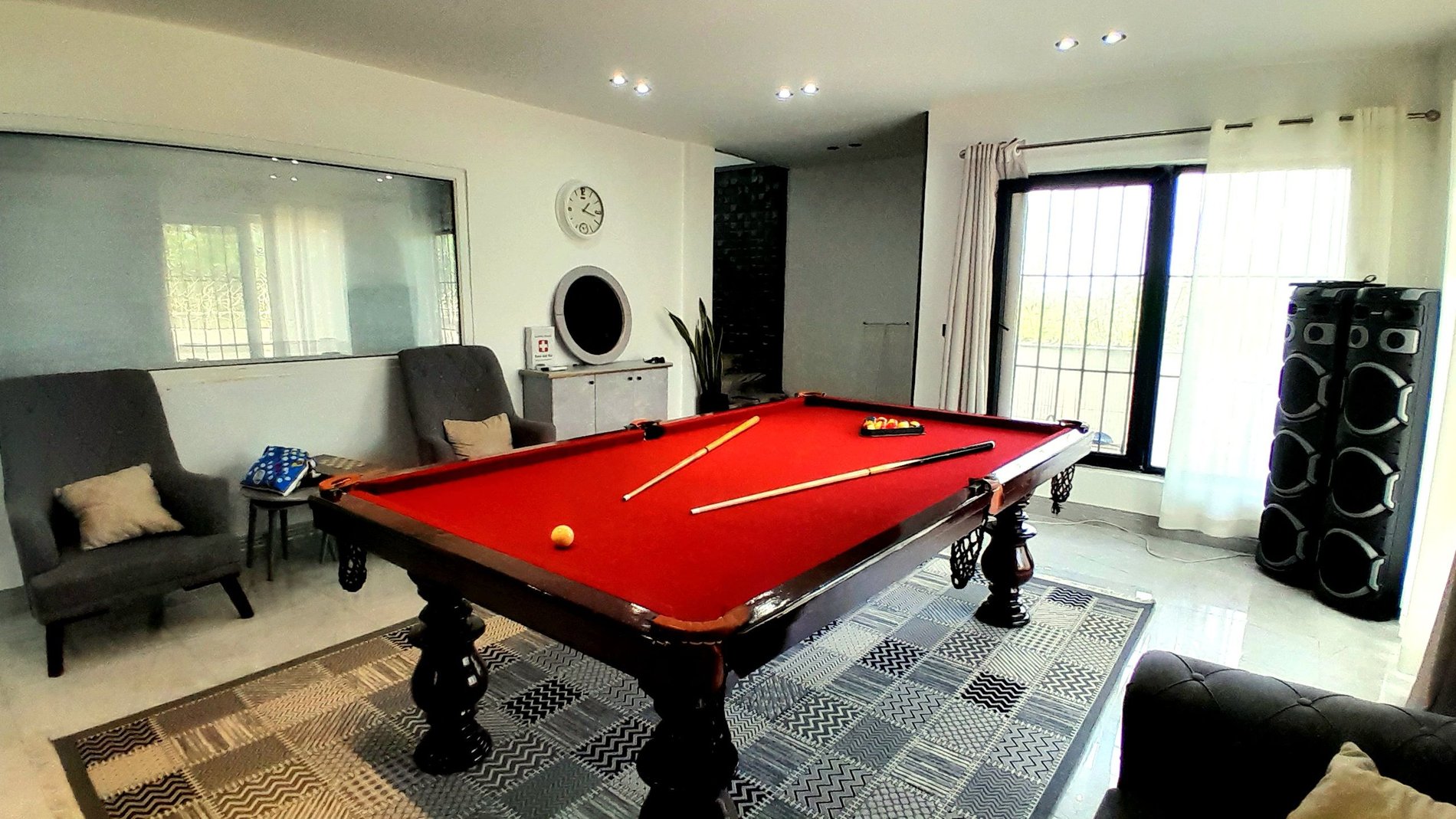 ویلا سه خواب استخردار دریا 11 - پذیرایی همکف