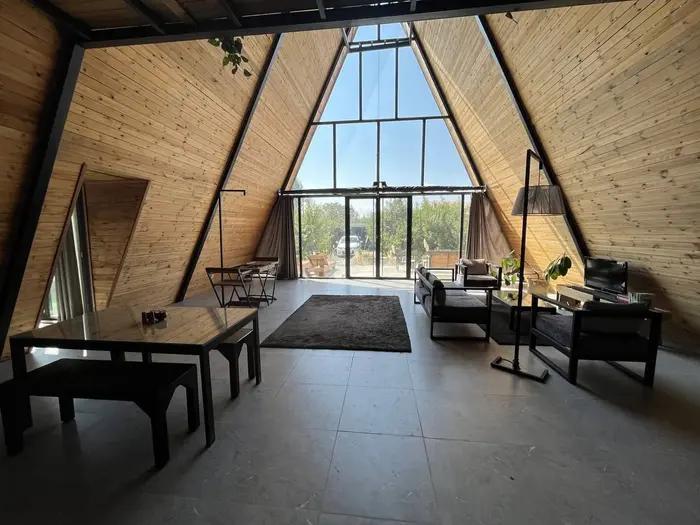 ویلا دوخوابه سوئیسی باغستان