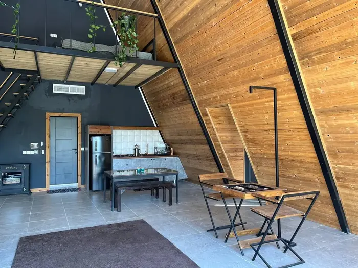 ویلا دوخوابه سوئیسی باغستان