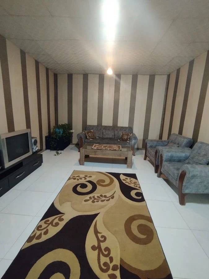 یک خوابه استخردار آبگرم سرو