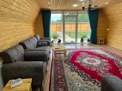 کلبه یک خوابه سوئیسی جهاندیده