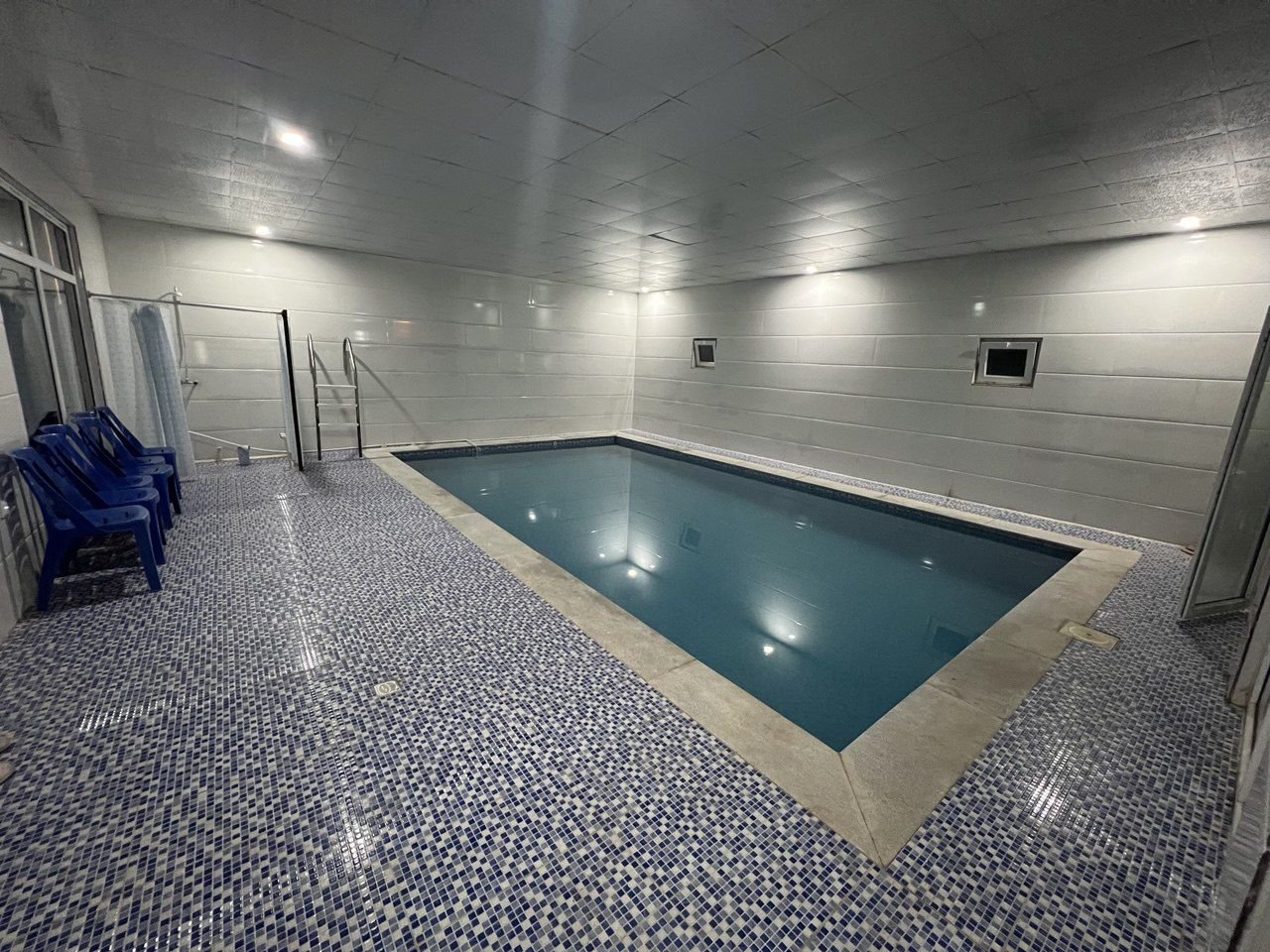 ویلا دوخوابه استخردار آبگرم زنبق 5