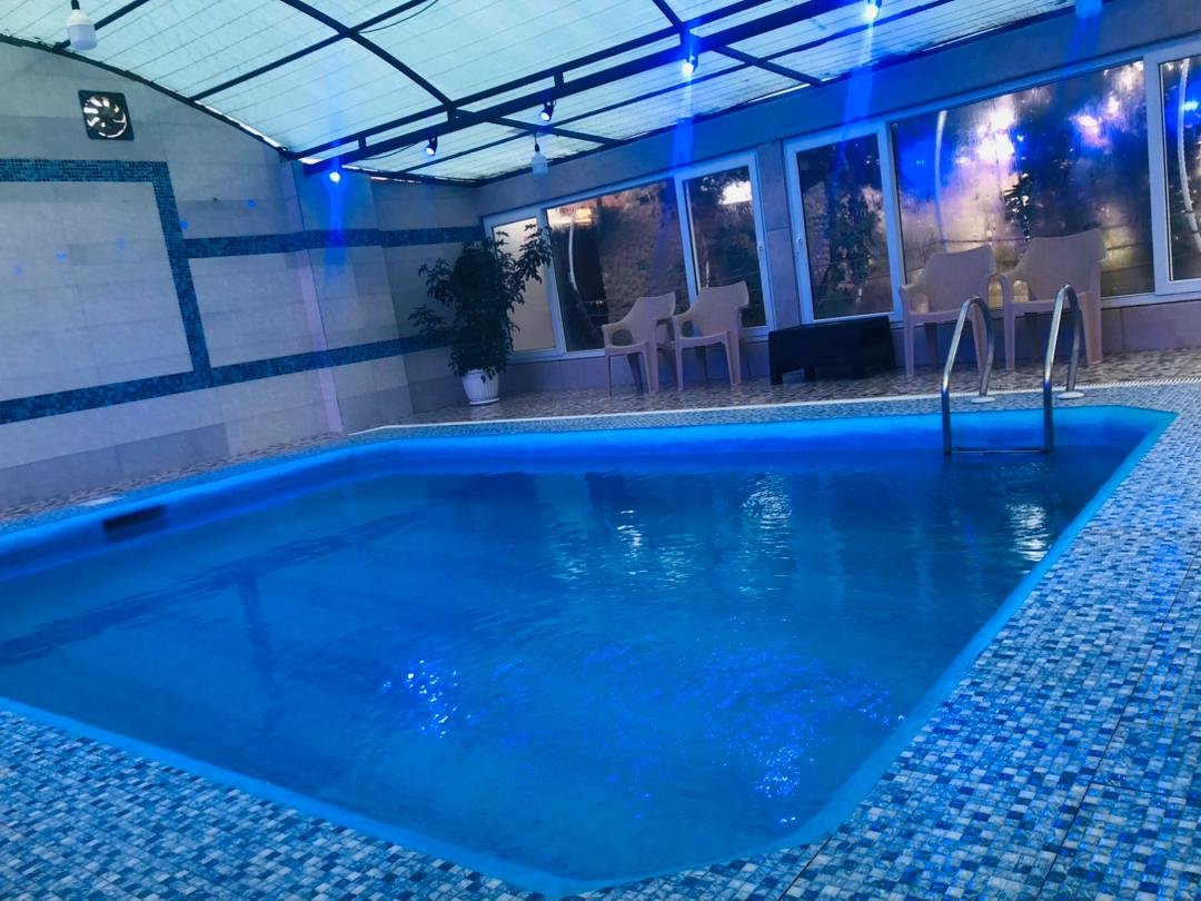 ویلا یک خوابه استخردار آبگرم آپادانا