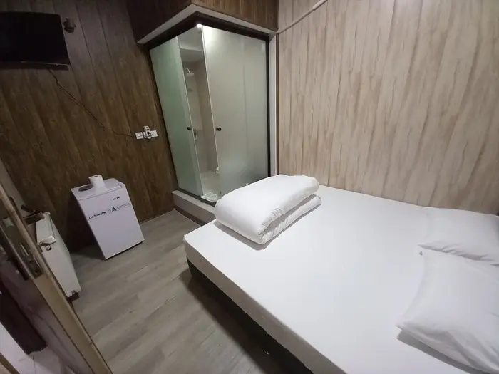 مسافرخانه همایون - واحد دوتخته 1