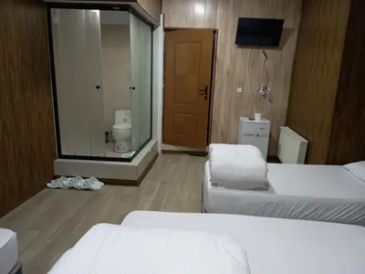 مسافرخانه همایون - واحد چهارتخته ممتاز