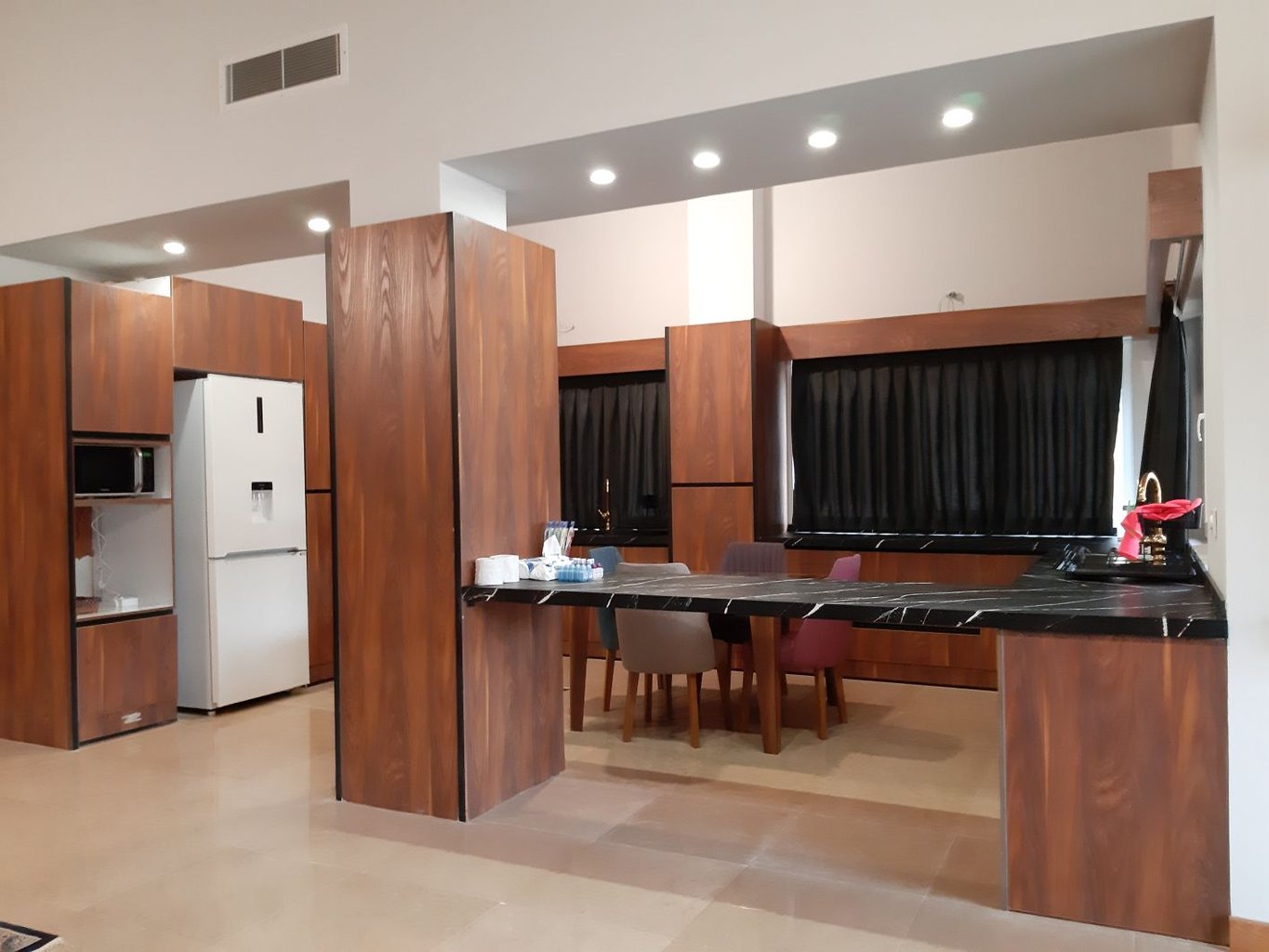 ویلا پنج خوابه استخردار آبگرم وارش 1