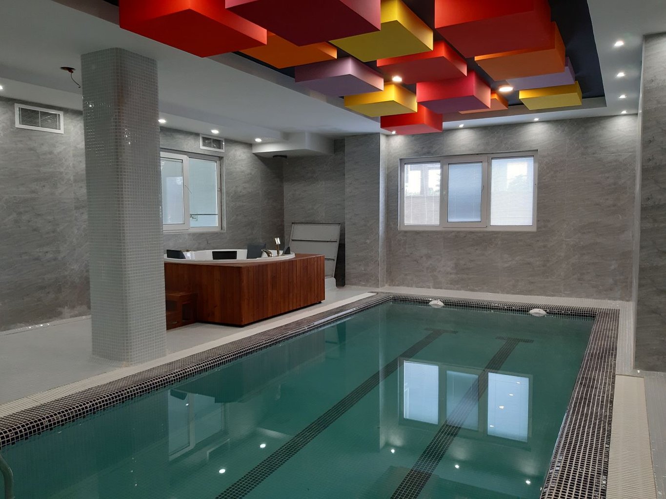 ویلا پنج خوابه استخردار آبگرم وارش 1 - استخر