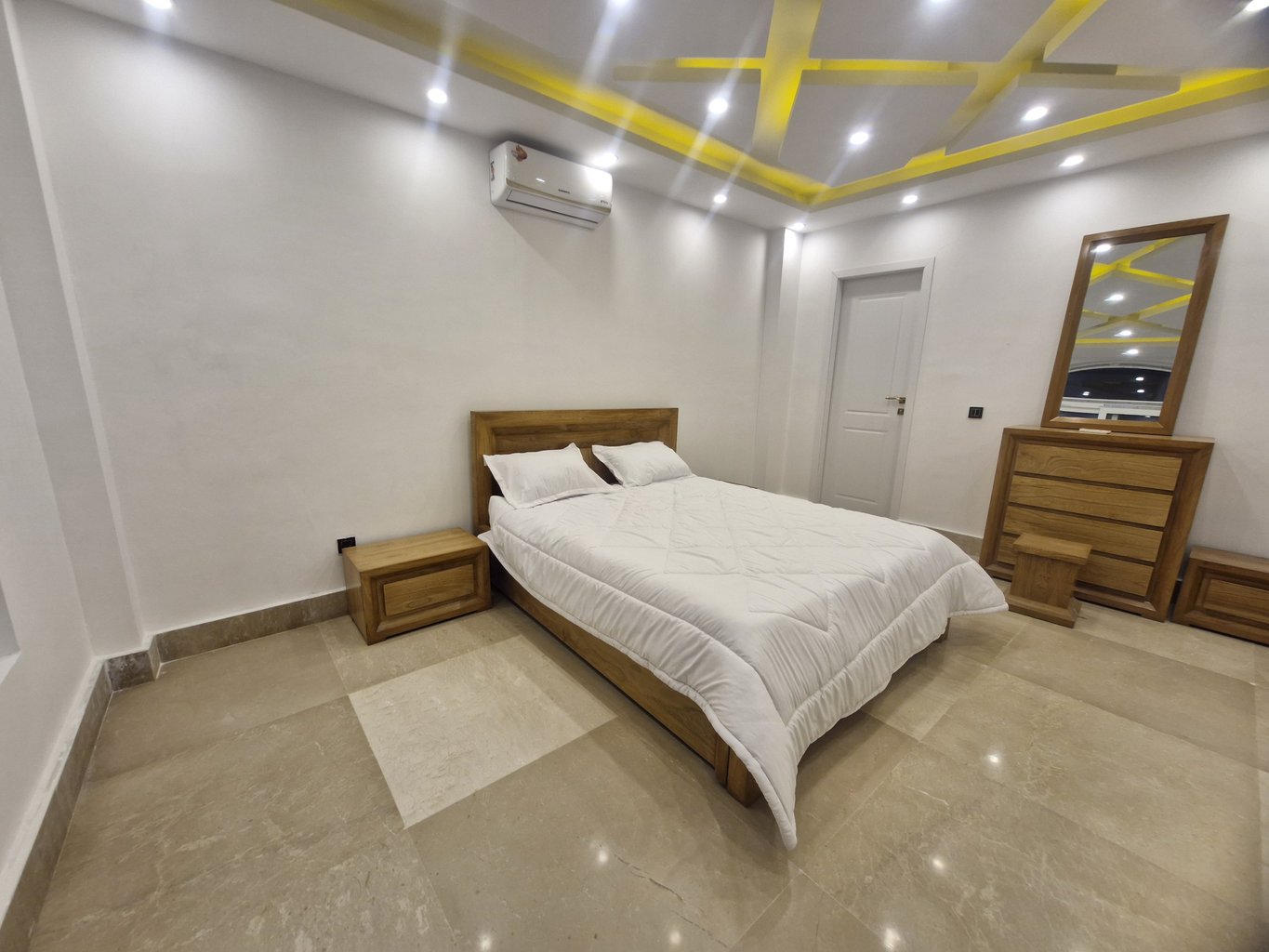 ویلا چهارخوابه تریپلکس پالم پلازا