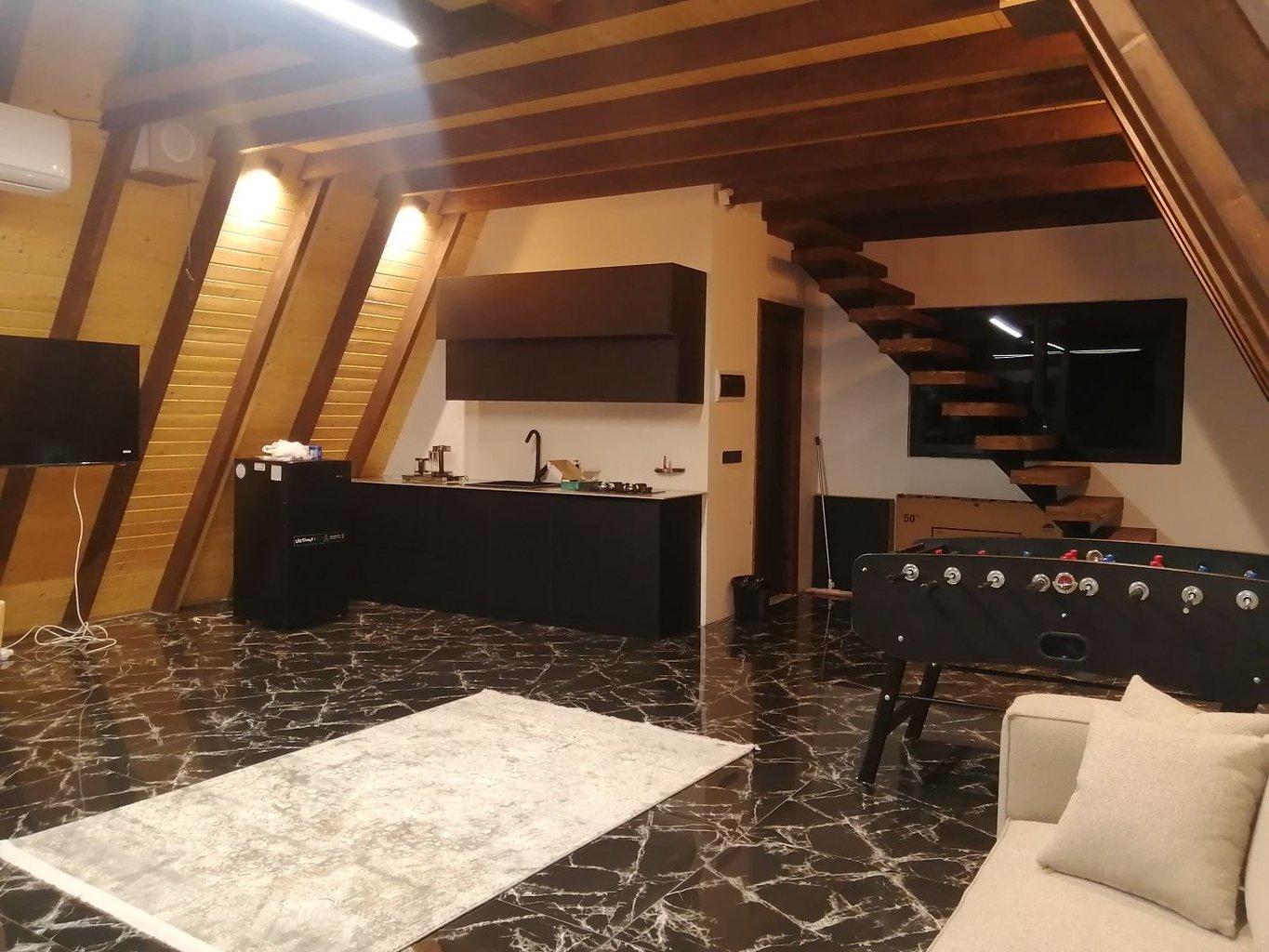 کلبه یک خوابه سوئیسی لاروو