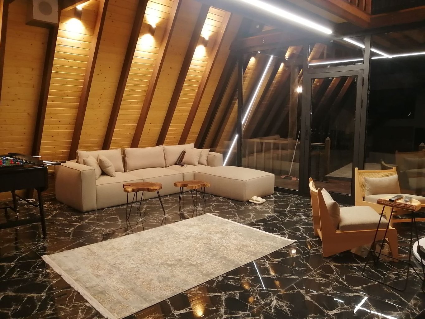 کلبه یک خوابه سوئیسی لاروو