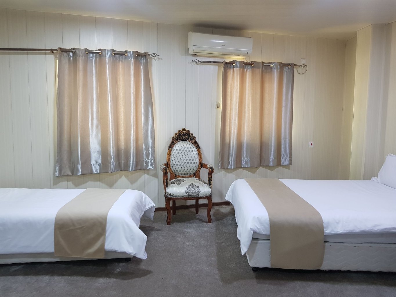 مجتمع اقامتی هتل قصر - واحد ۳۰۳