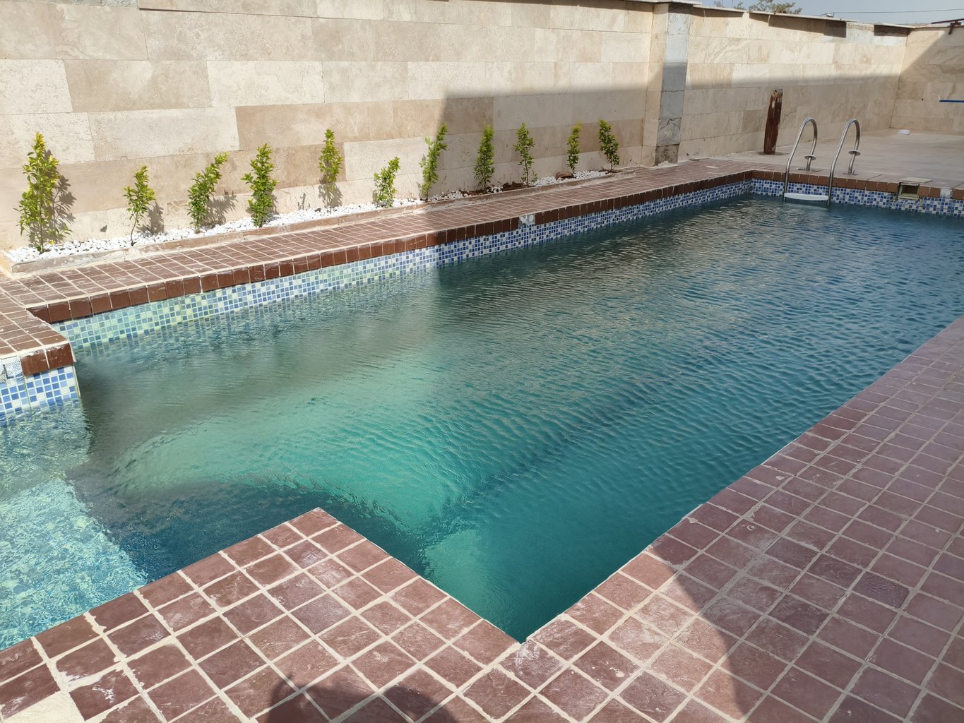 ویلا پنج خوابه دوبلکس استخردار آبگرم عمارت هوتارو