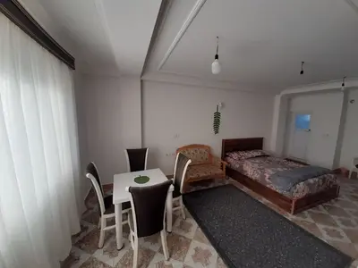 سوئیت فلت پونه ۱