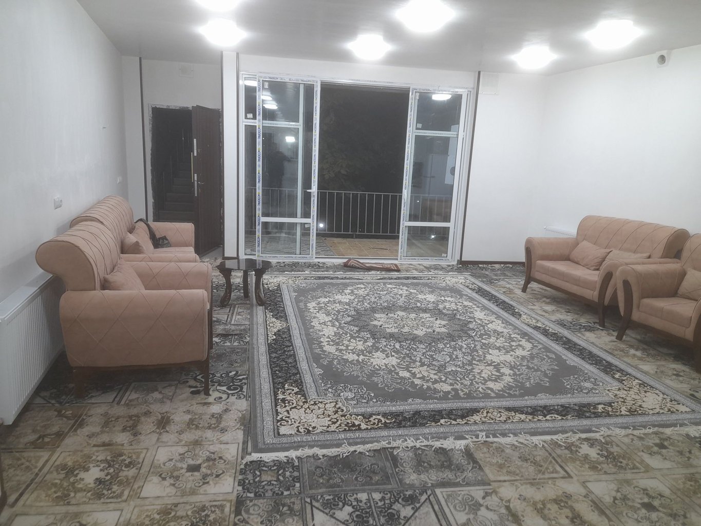 یک خوابه استخردار آبگرم دار دار