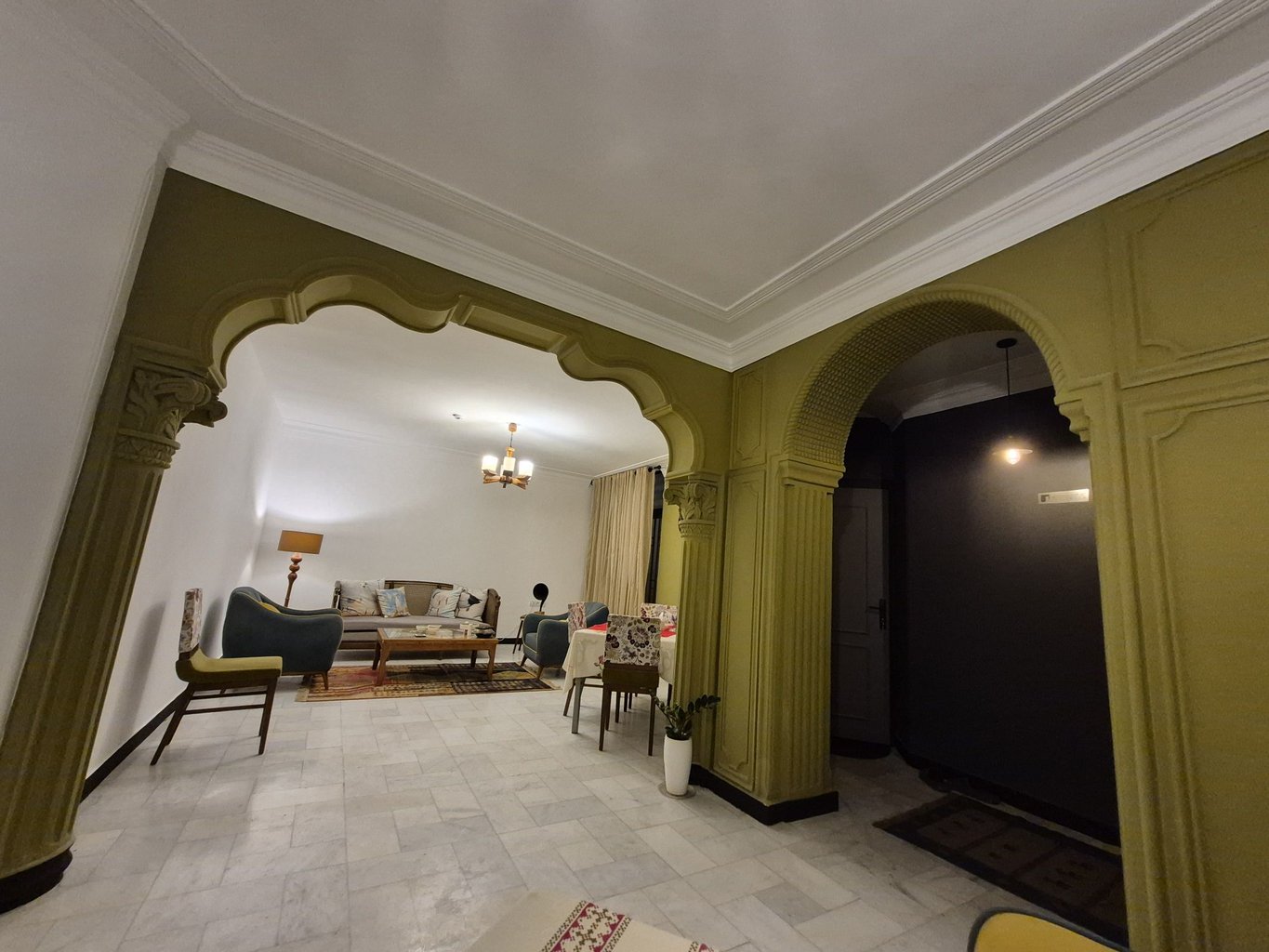 هاستل گُدار - واحد لیلی