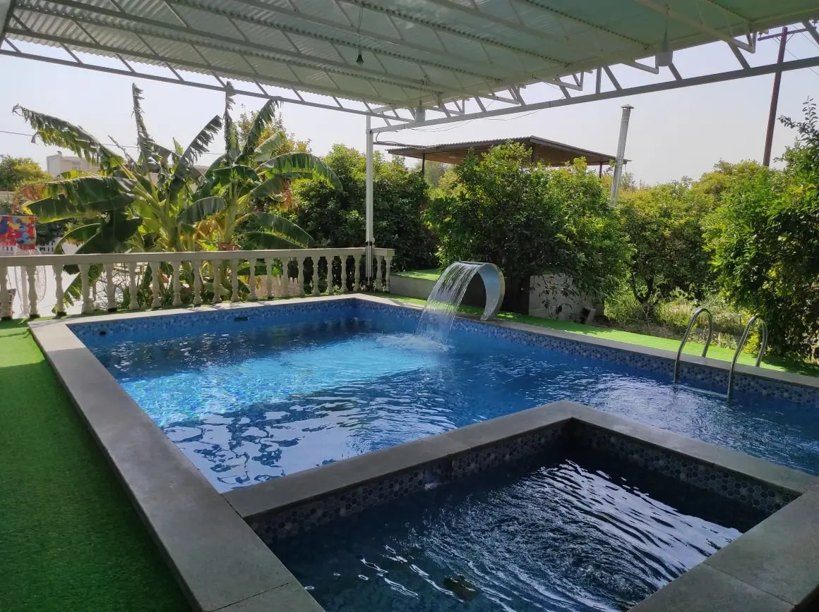 ویلا یک خوابه استخردار آبگرم ترنج - فضای استخر