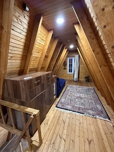 کلبه دوخوابه چوبی نوین