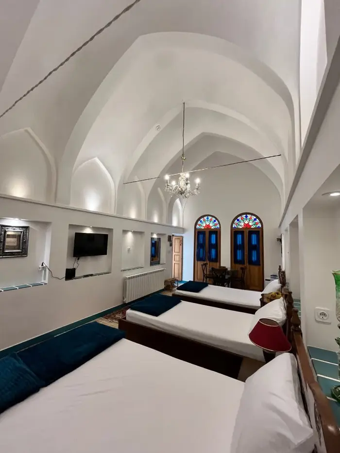 اقامتگاه سنتی دلنواز 1 - واحد شاه نشین سه