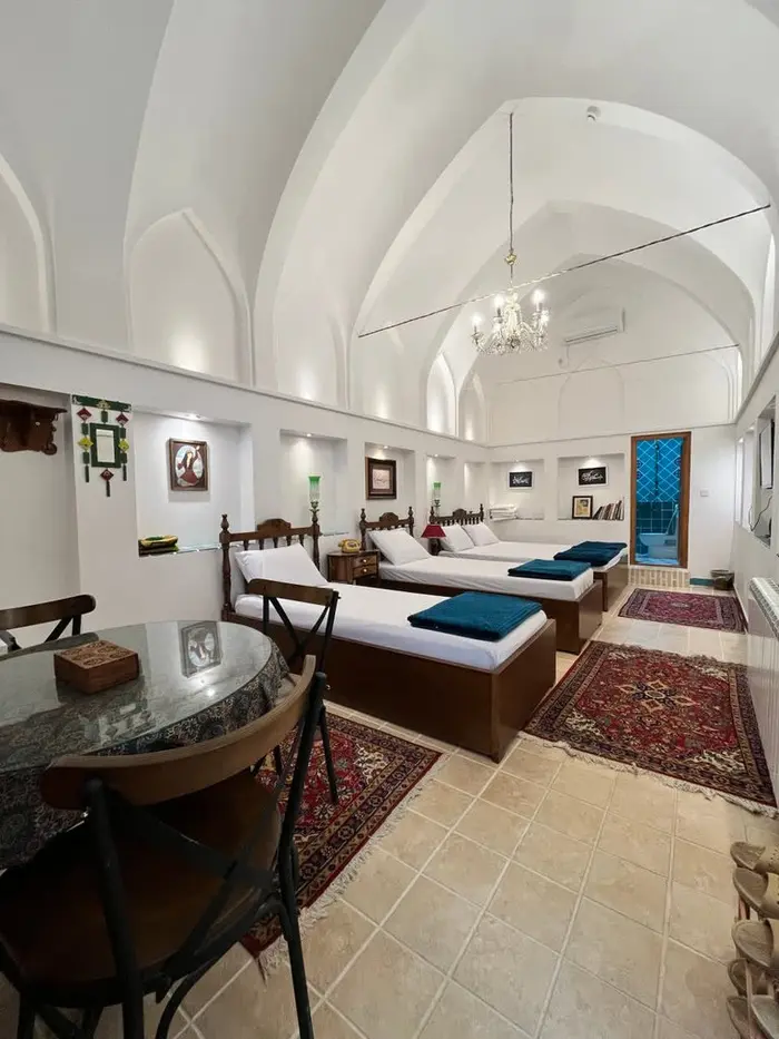 اقامتگاه سنتی دلنواز 1 - واحد شاه نشین سه