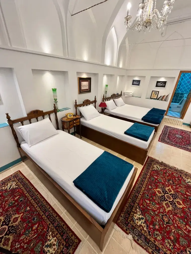 اقامتگاه سنتی دلنواز 1 - واحد شاه نشین سه