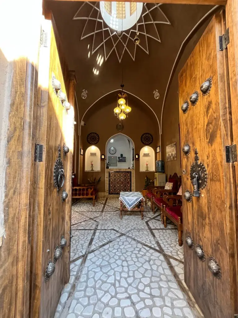 اقامتگاه سنتی دلنواز 1 - واحد تاج السلطنه چهارتخته