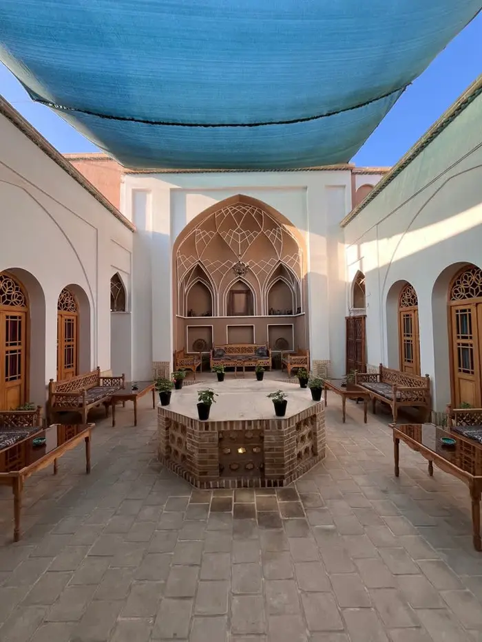 اقامتگاه سنتی دلنواز 1 - واحد تاج السلطنه چهارتخته