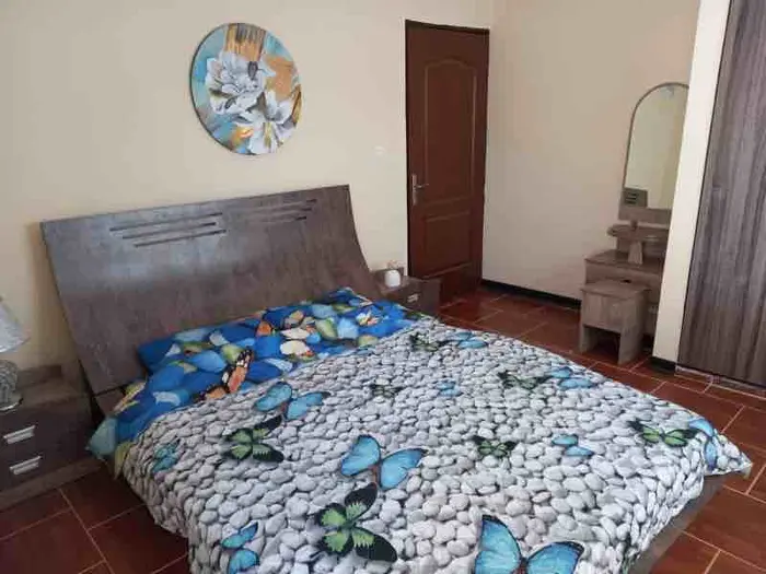 آپارتمان دوخوابه حقیقت - انتخاب عنوان تصویر