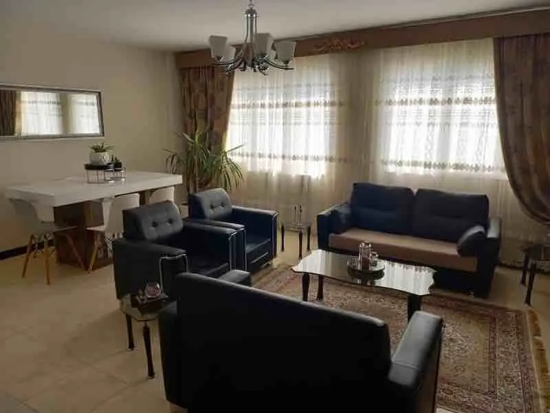 آپارتمان دوخوابه حقیقت - انتخاب عنوان تصویر