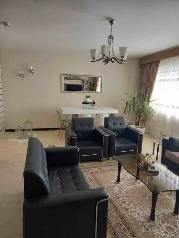 آپارتمان دوخوابه حقیقت - انتخاب عنوان تصویر