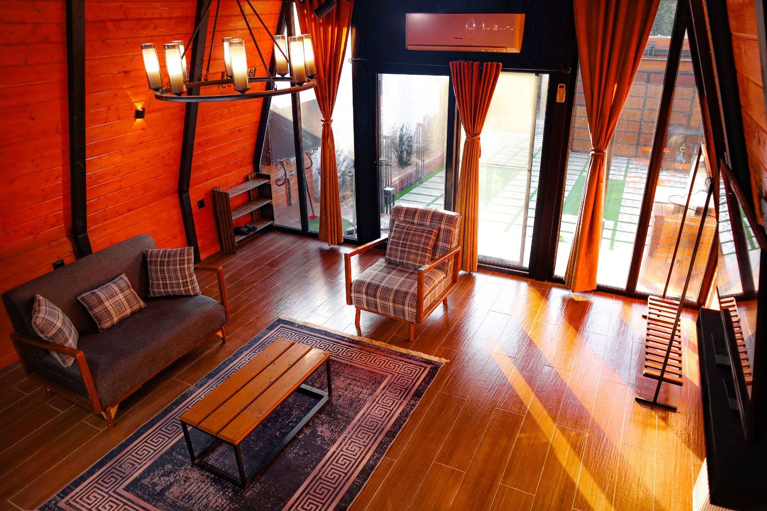 کلبه دوخوابه استخردار آبگرم بهارستان 1