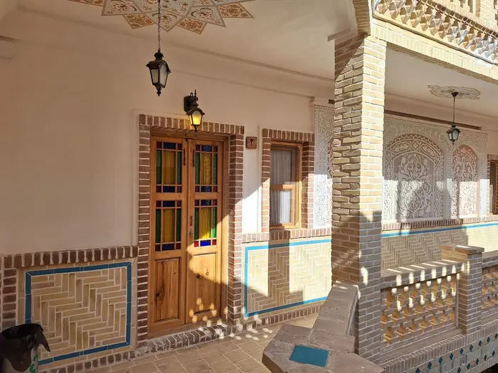 بوم گردی دیاوا - واحد مینا 2 - درب ورودی اتاق دو