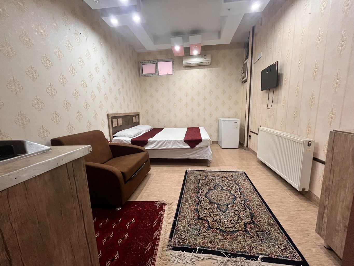 مسافرخانه طوسی رنگ آمیز - واحد فلت 102