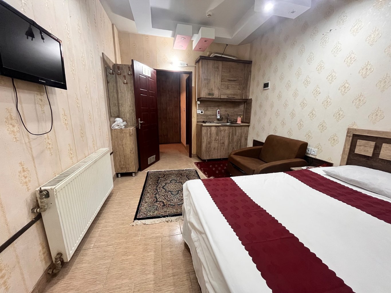 مسافرخانه طوسی رنگ آمیز - واحد فلت 102