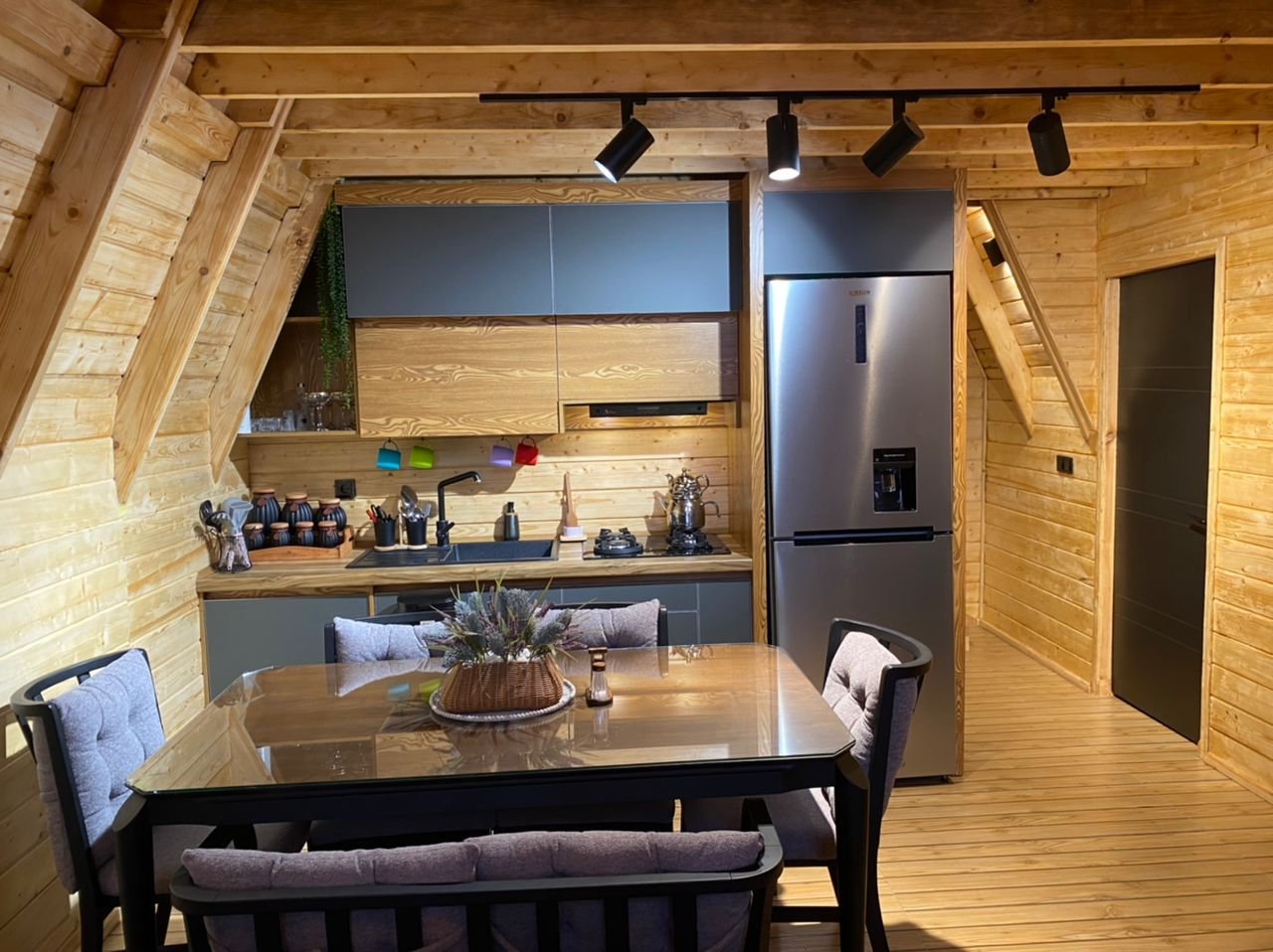 دوخوابه سوئیسی استخردار آبگرم گل آقا