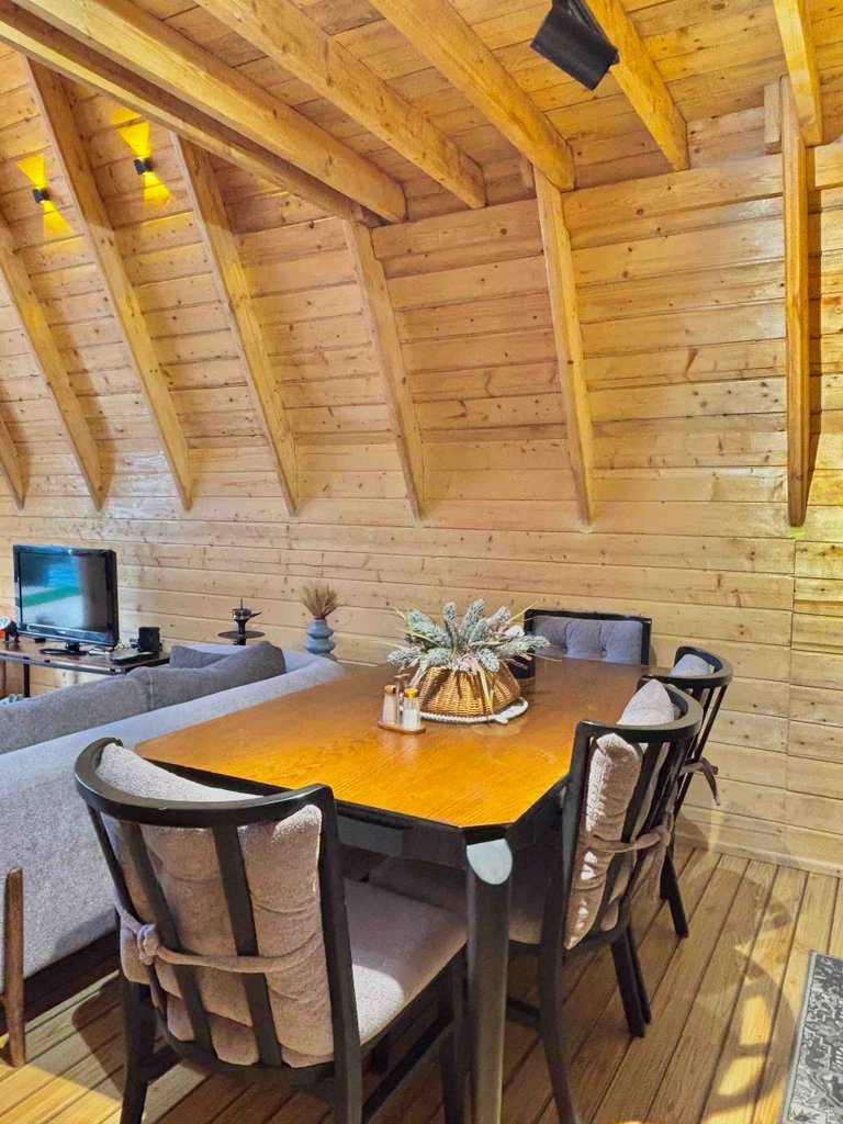 کلبه دوخوابه سوئیسی استخردار آبگرم گل آقا - انتخاب عنوان تصویر