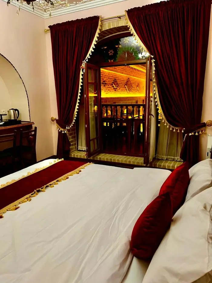 اقامتگاه سنتی چهار خوابه عمارت جیران