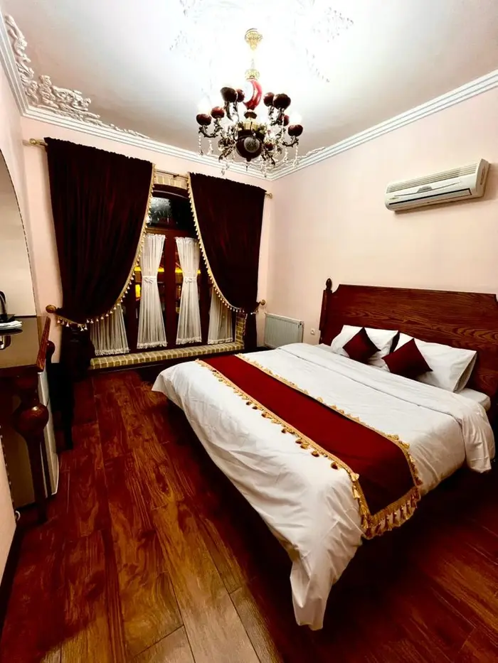 اقامتگاه سنتی چهار خوابه عمارت جیران